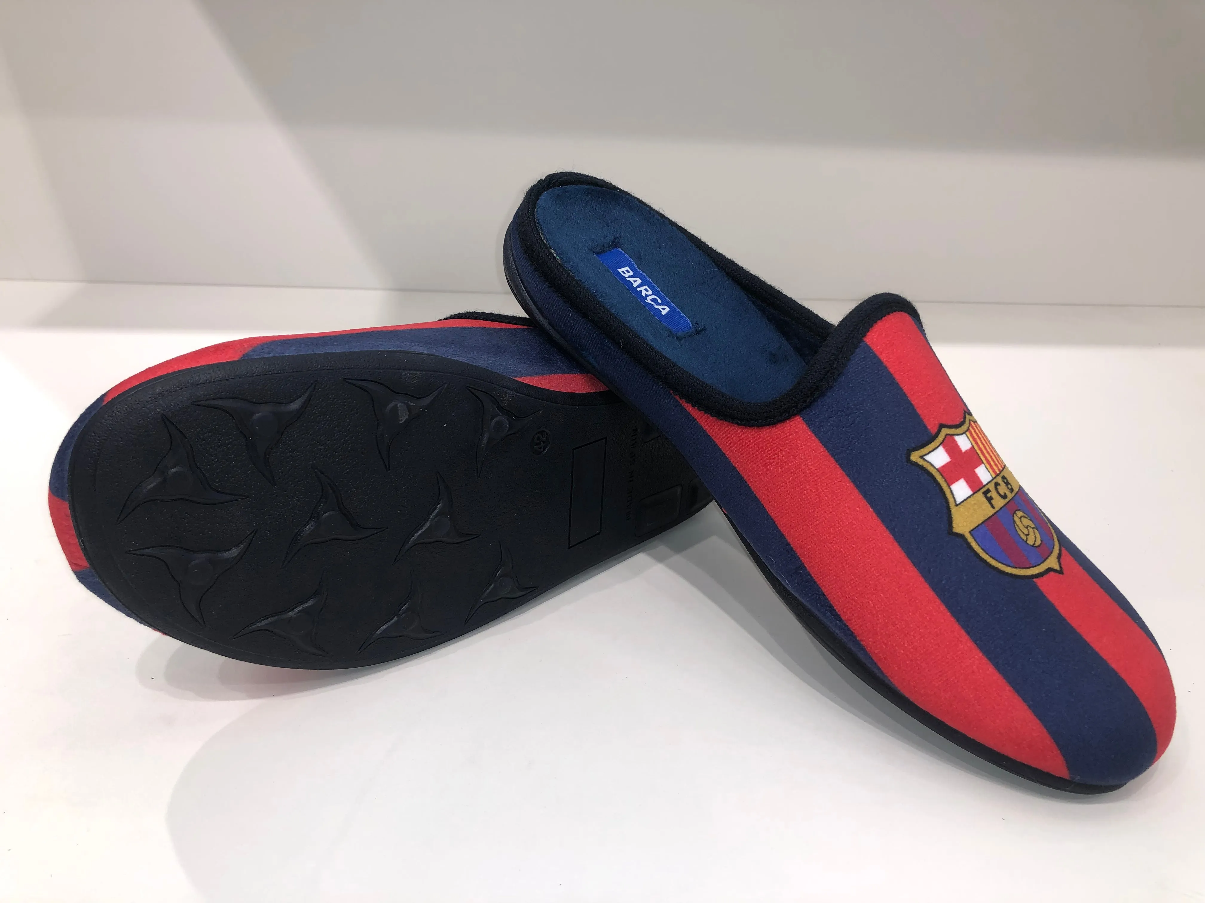 CFA18 RED BLUE STRIPED