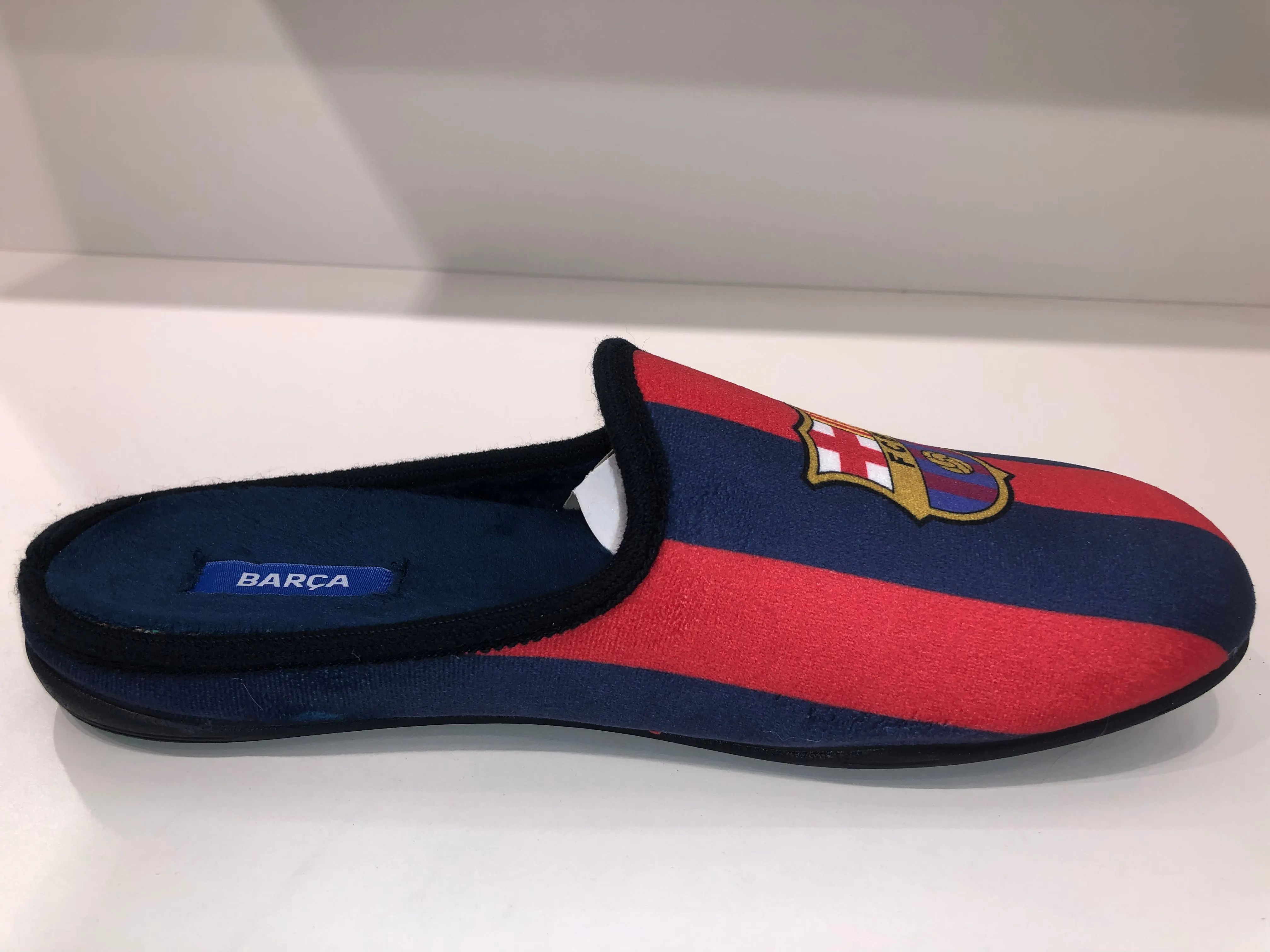 CFA18 RED BLUE STRIPED