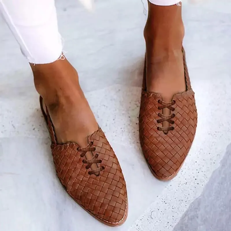 Clara - Handgevlochten leren slippers voor dames