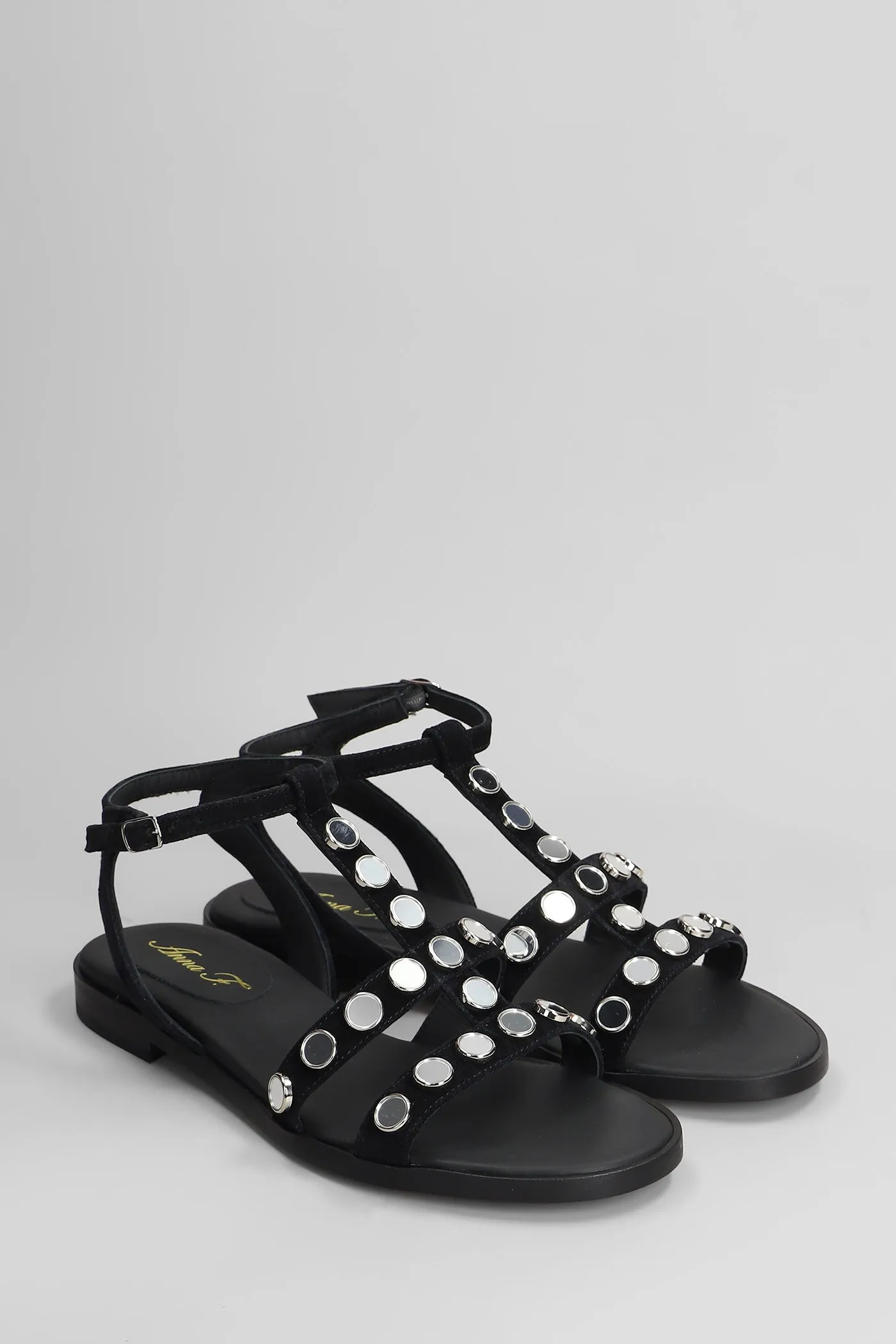 Flats in black suede