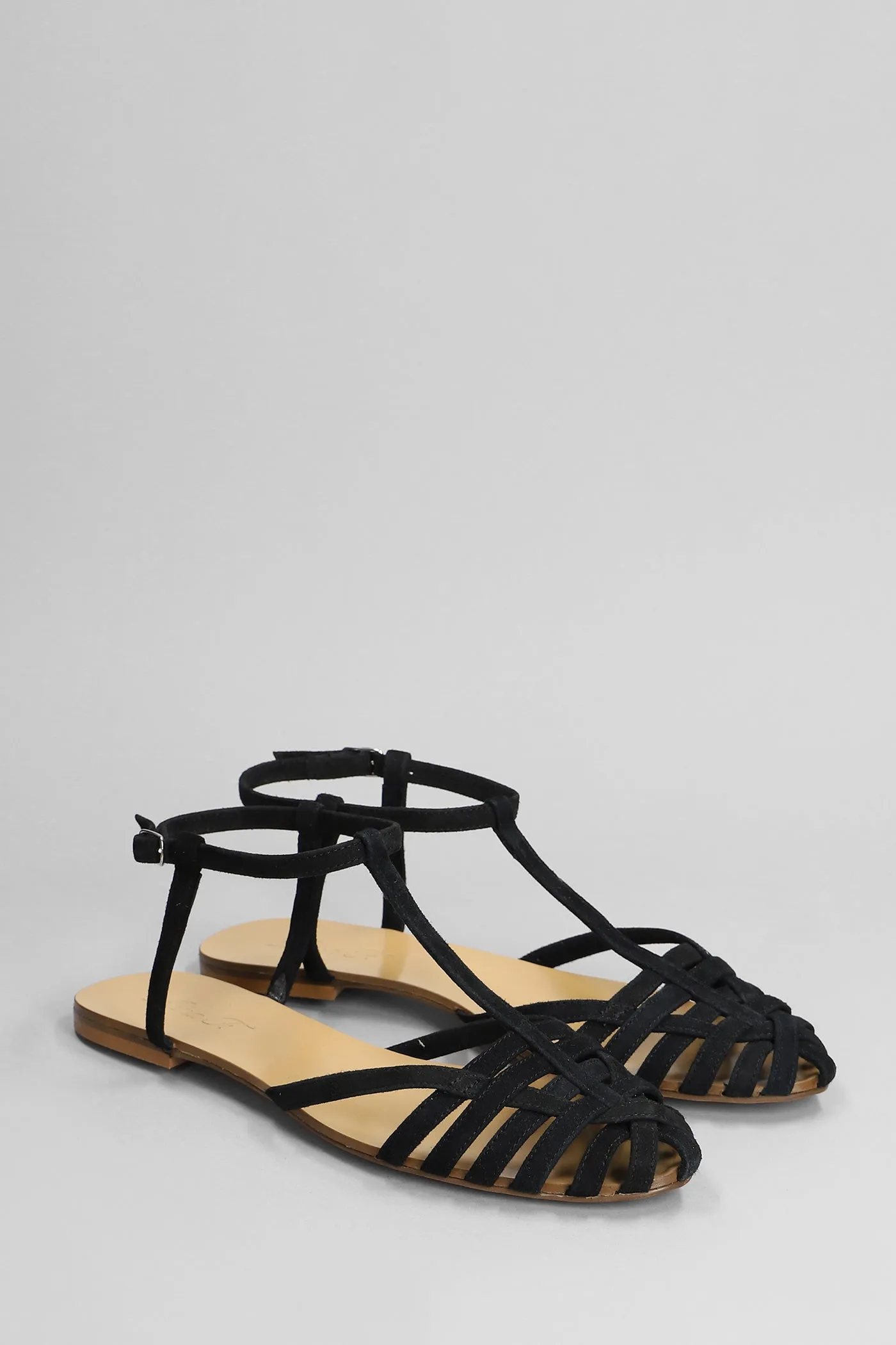 Flats in black suede