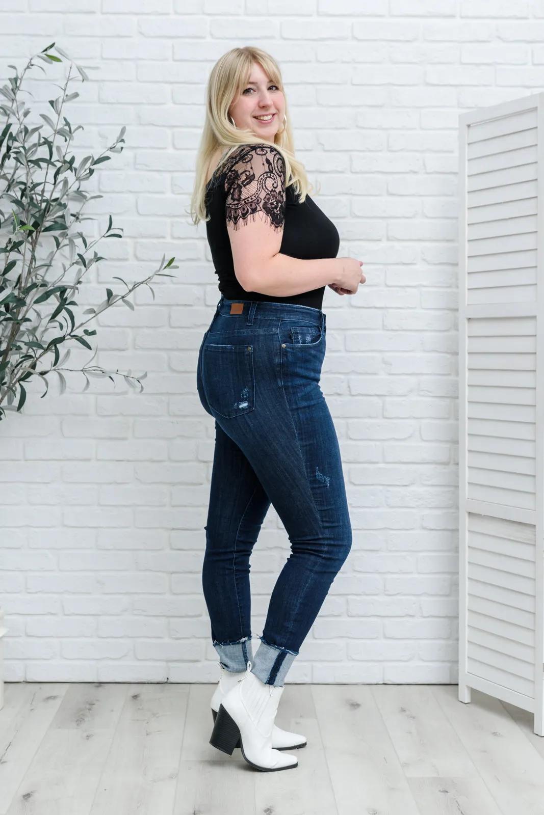 Maeve Mid-Rise Dark Wash Cuffed Skinny (22W,24W)