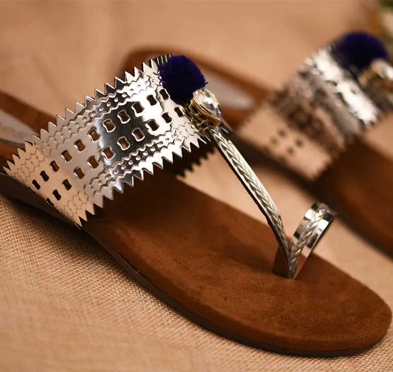 PomPom <span class="ad">Kolhapuris</span>